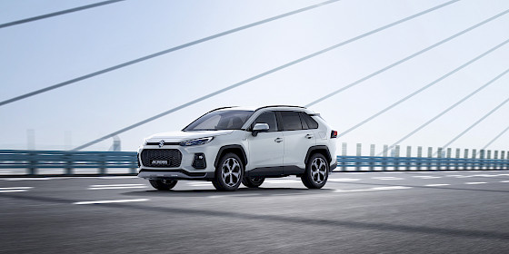 Der Visionär - Suzuki ACROSS